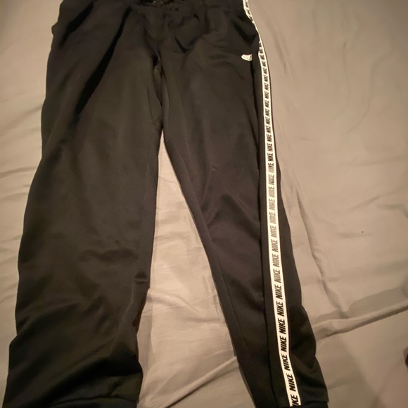 Nike sweatpants - Picture 1 of 1